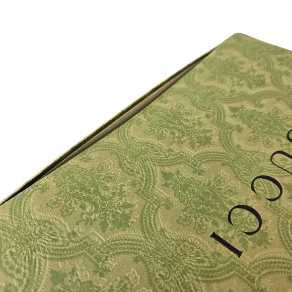 Authentic Gucci Empty Green Embossed Magnetic Box 14.5" L x 11" W x 4.75" H - Picture 4 of 16